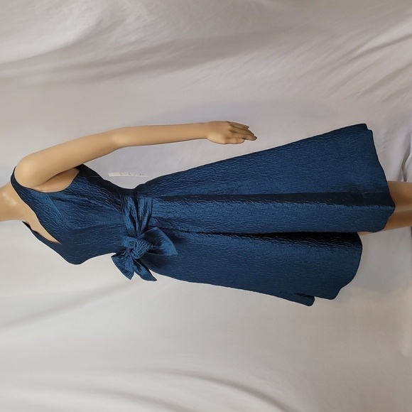 Teri Jon Sleeveless V Neck Cocktail or Holiday Dress - Picture 17 of 17